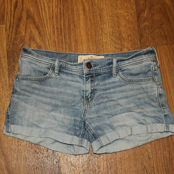 Hollister Low Rise Denim Shorts - Picture 2 of 4